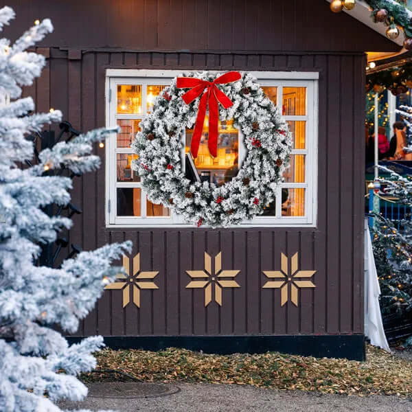 48in Pre-lit Snow Flocked Christmas Wreath, Lighted Artificial Xmas Wreath With 150 Warm White Lights And 450 PVC Tips And DIY Ornaments, For Front Door Gate Wall Xmas Party Decorations, Snowy Green